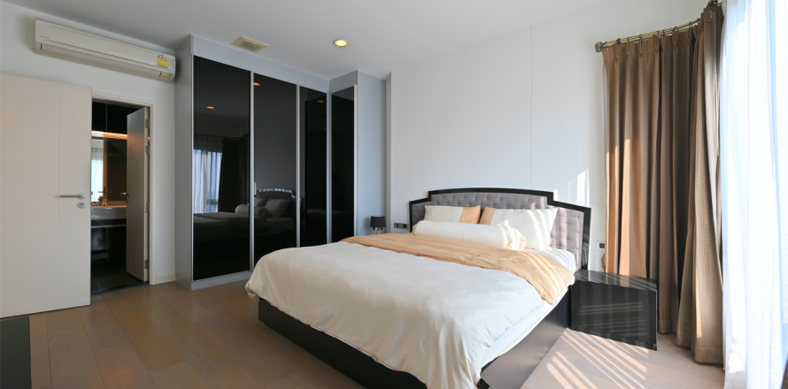 Condo in Bangkok, Thailand, 2 bedrooms  № 184323