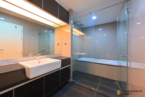 Condo in Bangkok, Thailand, 2 bedrooms  № 184323 - photo 9