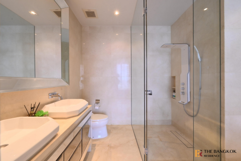 Condo in Bangkok, Thailand, 2 bedrooms № 184322 - photo 3