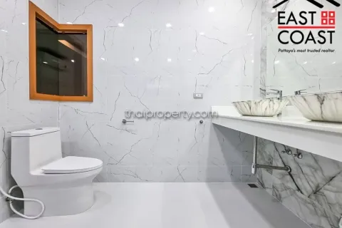 Casa de 3 dormitorios en Pattaya, Tailandia № 213058 - foto 17