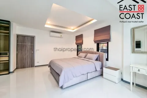 Casa de 3 dormitorios en Pattaya, Tailandia № 213058 - foto 13