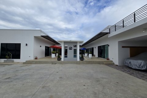 House in Hang Dong, Thailand 4 bedrooms № 141111 - photo 4