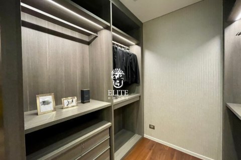 Condo in Pathum Wan, Bangkok, Thailand, 2 bedrooms № 133685 - photo 18