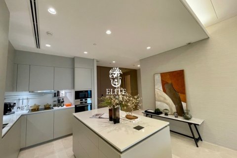 Condo in Pathum Wan, Bangkok, Thailand, 2 bedrooms № 133685 - photo 6