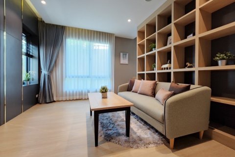 Таунхаус в Бангкоке, Таиланд с 3 спальнями  № 133684 - фото 1