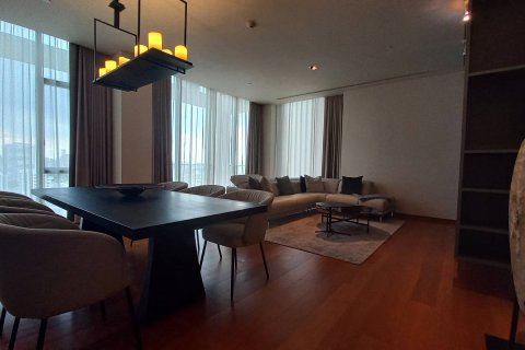 Кондоминиум с 3 спальнями в Сатхоне, Бангкок, Таиланд № 133686 - фото 1