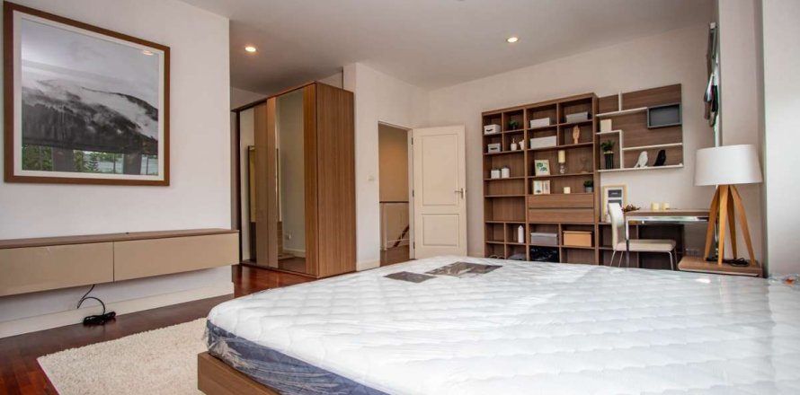 Дом в Чиангмае, Таиланд с 4 спальнями  № 160048