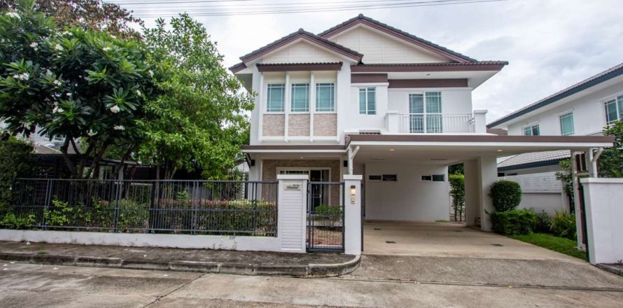 House in Chiang Mai, Thailand 4 bedrooms № 160048
