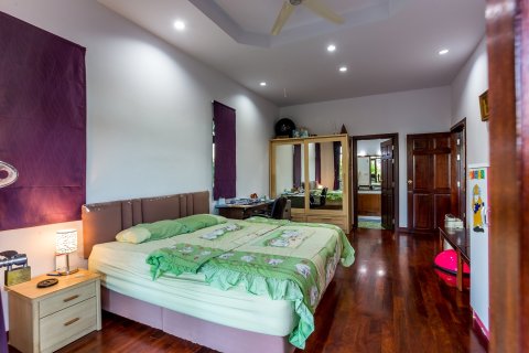 Villa in Hua Hin, Thailand 4 bedrooms № 205708 - photo 13