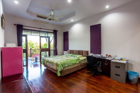 Villa in Hua Hin, Thailand 4 bedrooms № 205708 - photo 14