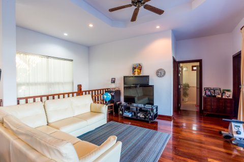 Villa in Hua Hin, Thailand 4 bedrooms № 205708 - photo 18