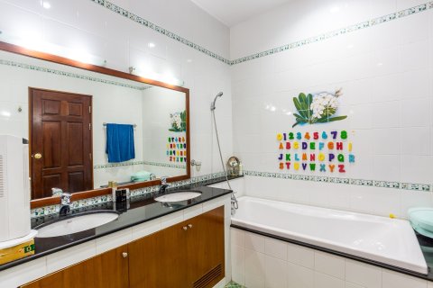 Villa in Hua Hin, Thailand 4 bedrooms № 205708 - photo 23