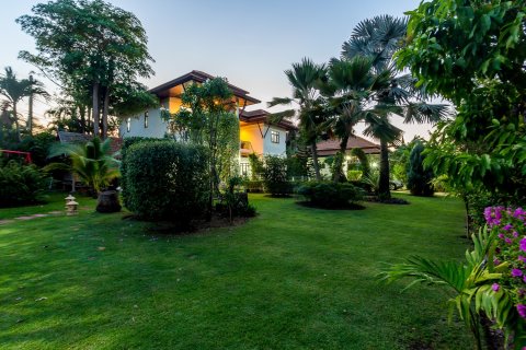 Villa in Hua Hin, Thailand 4 bedrooms № 205708 - photo 5