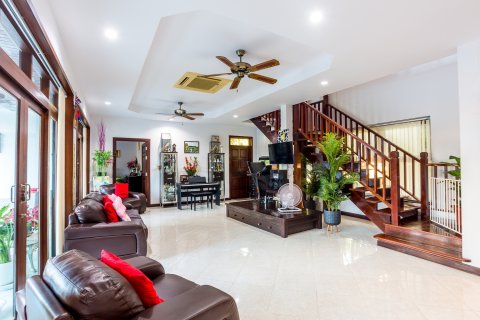 Villa in Hua Hin, Thailand 4 bedrooms № 205708 - photo 9