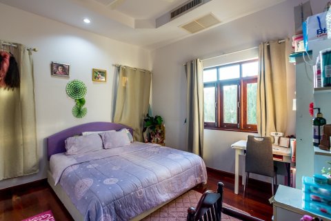 Villa in Hua Hin, Thailand 4 bedrooms № 205708 - photo 16