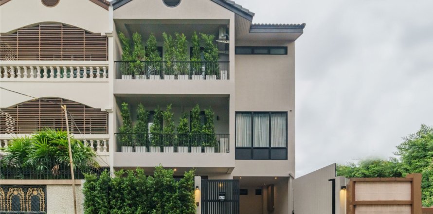 Townhouse in Watthana, Bangkok, Thailand 2 bedrooms № 171865