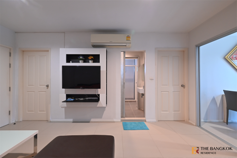 Condo in Bangkok, Thailand, 2 bedrooms  № 184196 - photo 8