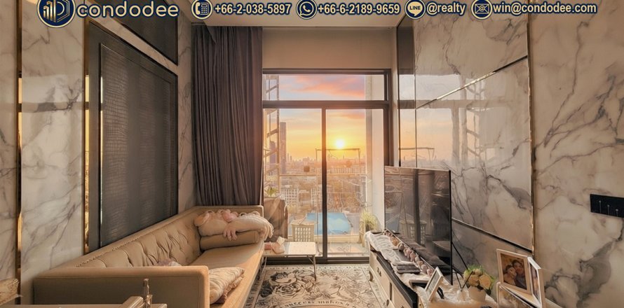 Condo à Phra Khanong, Bangkok, Thaïlande, 2 chambres № 201053