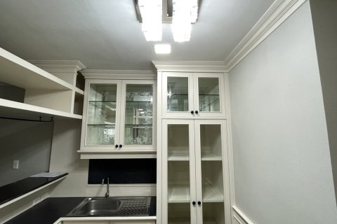 Condo à Watthana, Bangkok, Thaïlande, 2 chambres № 201057 - photo 13