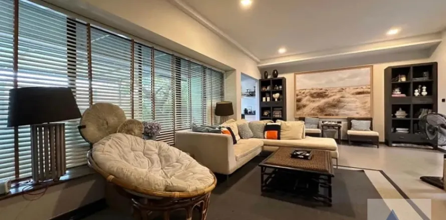 Reihenhaus in Bang Na, Bangkok, Thailand 3 Schlafzimmer № 216652