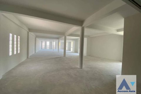 Gewerbeimmobilie in Khlong Toei, Bangkok, Thailand 1000 m2 № 216648 - Foto 3