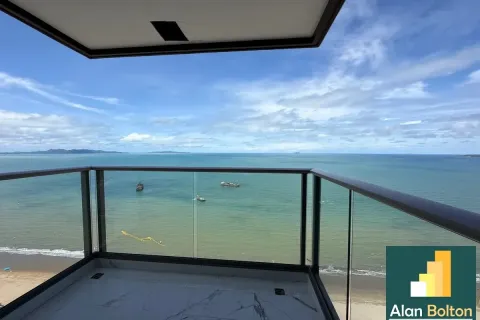 Condominio de 2 dormitorios en Jomtien Beach, Pattaya, Tailandia № 210929 - foto 2