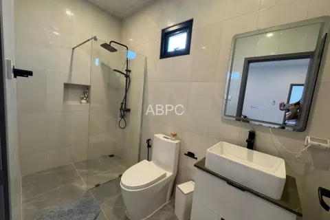 Casa de 4 dormitorios en Pattaya, Tailandia № 210927 - foto 14