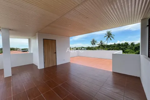 Casa de 4 dormitorios en Pattaya, Tailandia № 210927 - foto 9