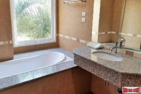 Apartment in Cha-am, Thailand 2 bedrooms № 193169 - photo 4