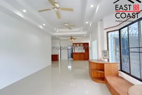 Casa de 3 dormitorios en Pattaya, Tailandia № 212536 - foto 11