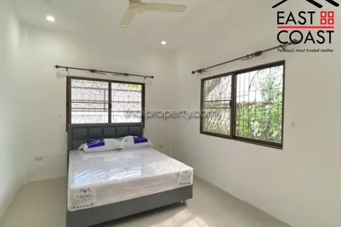 Casa de 3 dormitorios en Pattaya, Tailandia № 212536 - foto 17