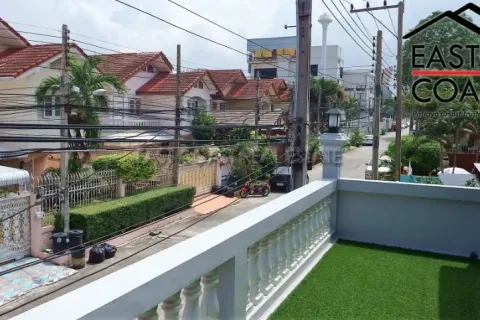 Casa de 3 dormitorios en Pattaya, Tailandia № 212541 - foto 11