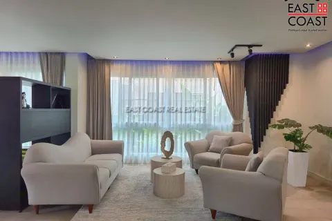 Casa de 4 dormitorios en Pattaya, Tailandia № 212537 - foto 8