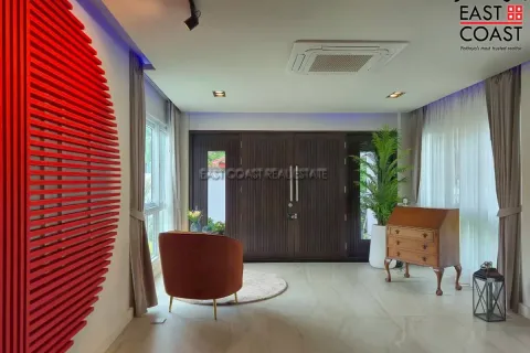 Casa de 4 dormitorios en Pattaya, Tailandia № 212537 - foto 5