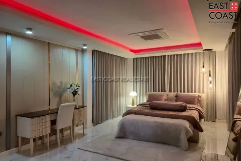 Casa de 4 dormitorios en Pattaya, Tailandia № 212537 - foto 18