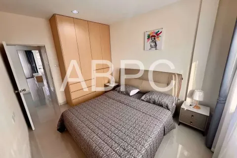 Adosado de 3 dormitorios en Pattaya, Tailandia № 211896 - foto 7