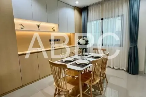 Adosado de 3 dormitorios en Pattaya, Tailandia № 211896 - foto 8