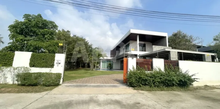Casa de 3 dormitorios en Pattaya, Tailandia № 211895