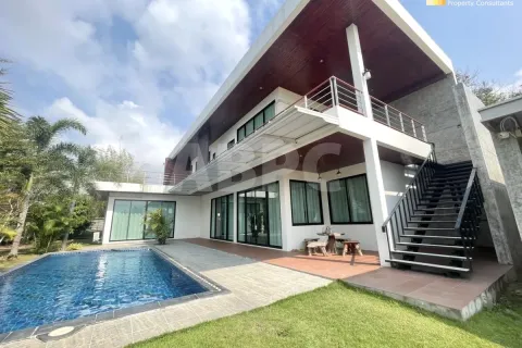 Casa de 3 dormitorios en Pattaya, Tailandia № 211895 - foto 12