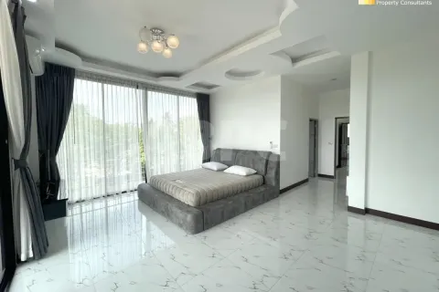 Casa de 3 dormitorios en Pattaya, Tailandia № 211895 - foto 6