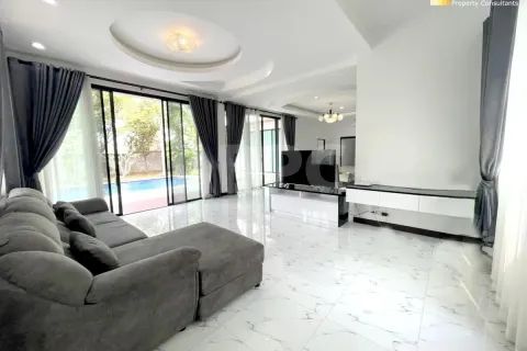 Casa de 3 dormitorios en Pattaya, Tailandia № 211895 - foto 13