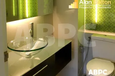 Condominio de 2 dormitorios en Jomtien Beach, Pattaya, Tailandia № 211890 - foto 2