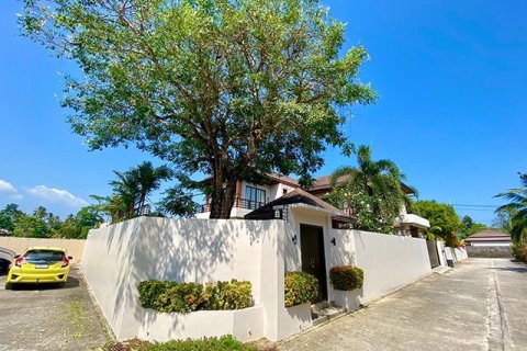 Villa in Phuket, Thailand 3 bedrooms № 153192 - photo 23