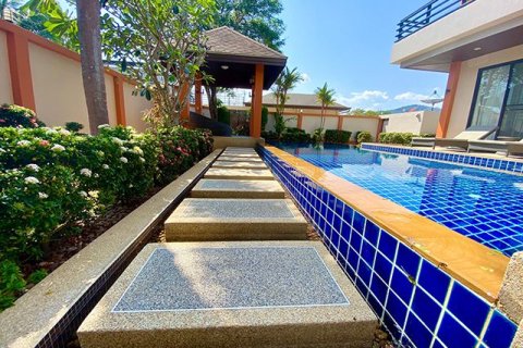 Villa in Phuket, Thailand 3 bedrooms № 153192 - photo 19