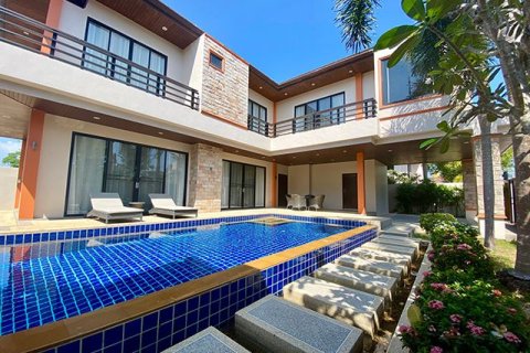 Villa in Phuket, Thailand 3 bedrooms № 153192 - photo 21