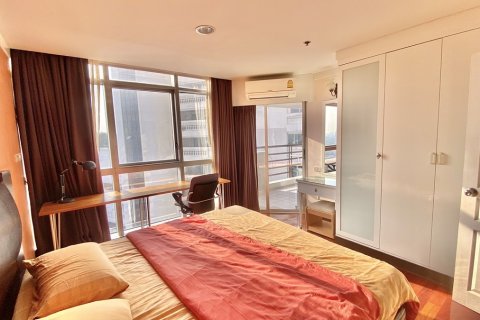 Condo à Khlong Toei, Bangkok, Thaïlande, 2 chambres № 200638 - photo 12