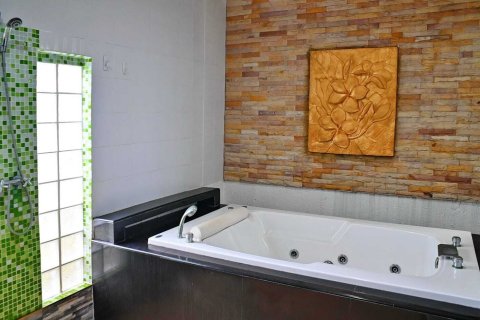 Villa in Phuket, Thailand 2 bedrooms № 167787 - photo 11