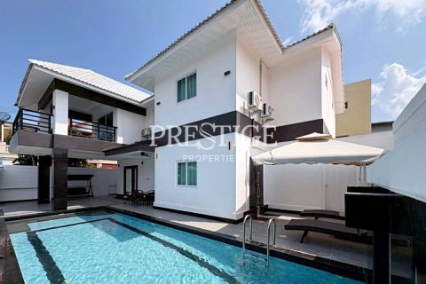Maison à Pattaya, Thaïlande 6 chambres № 233799
