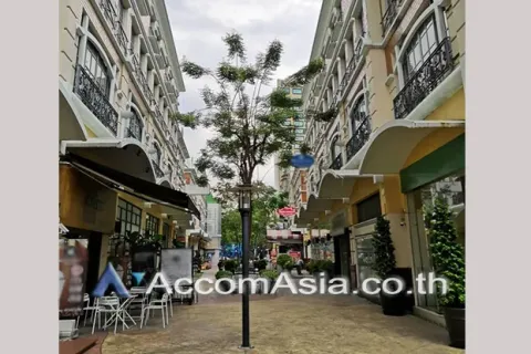 Shophouse in Bang Rak, Bangkok, Thailand № 216950 - Foto 2