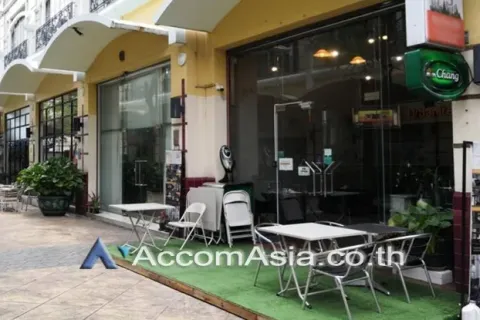 Shophouse in Bang Rak, Bangkok, Thailand № 216950